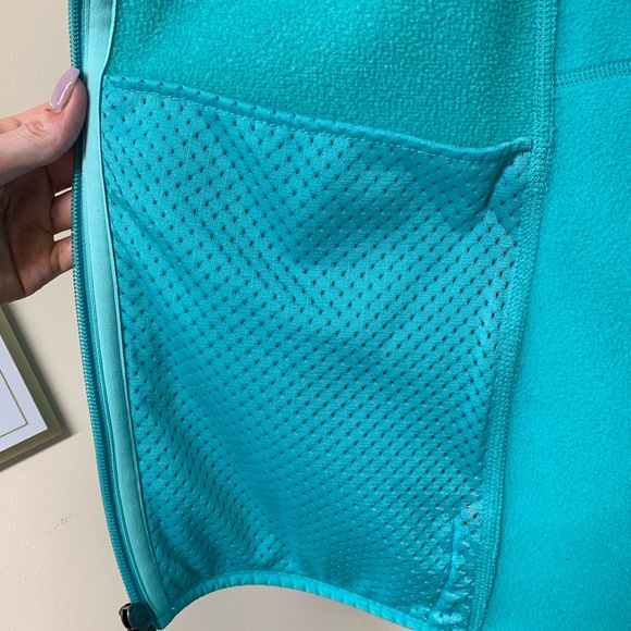 Patagonia Women’s Zip Up Jacket - Picture 7 of 9